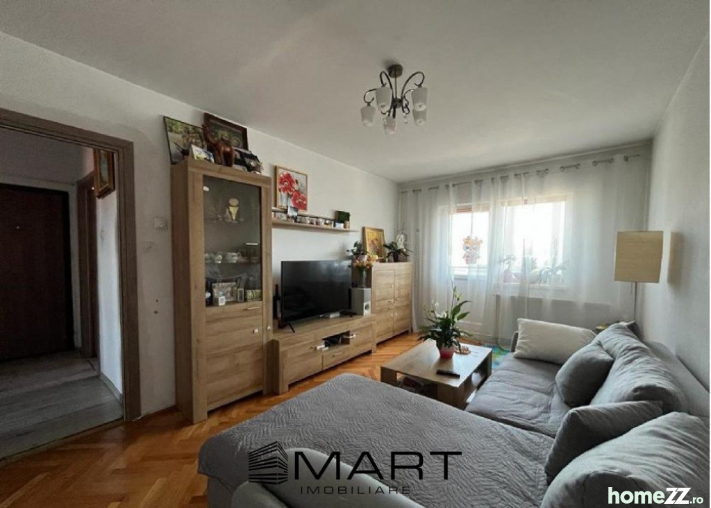 Apartament 3 camere, Sub Arini