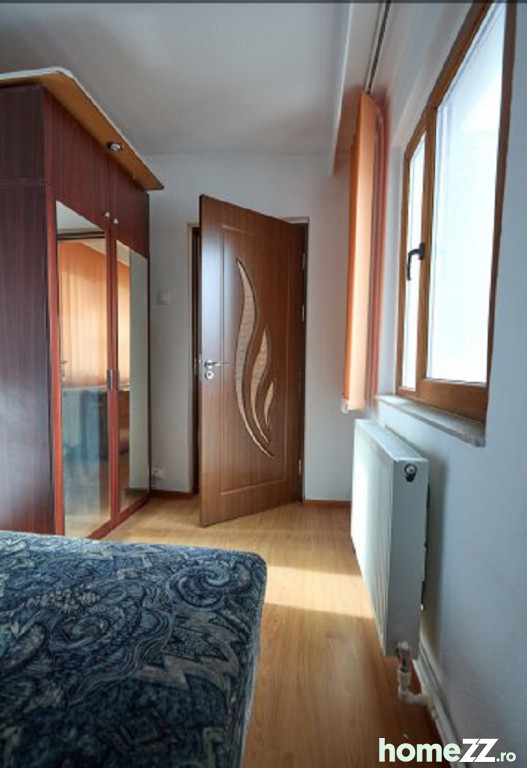 Apartament 4 camere, Groapa