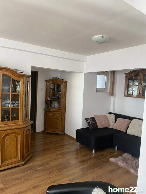 Apartament 3 camere, Racadau