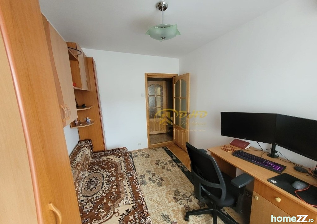 Apartament 3 camere, Palat