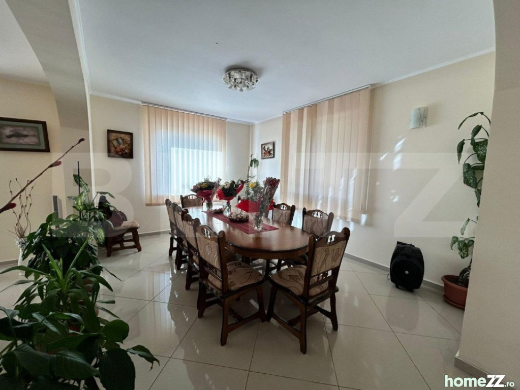 Casă - Vilă 5+ camere, Nord