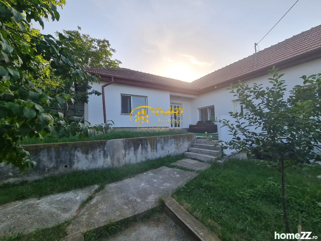 Casă - Vilă 3 camere, Sararie