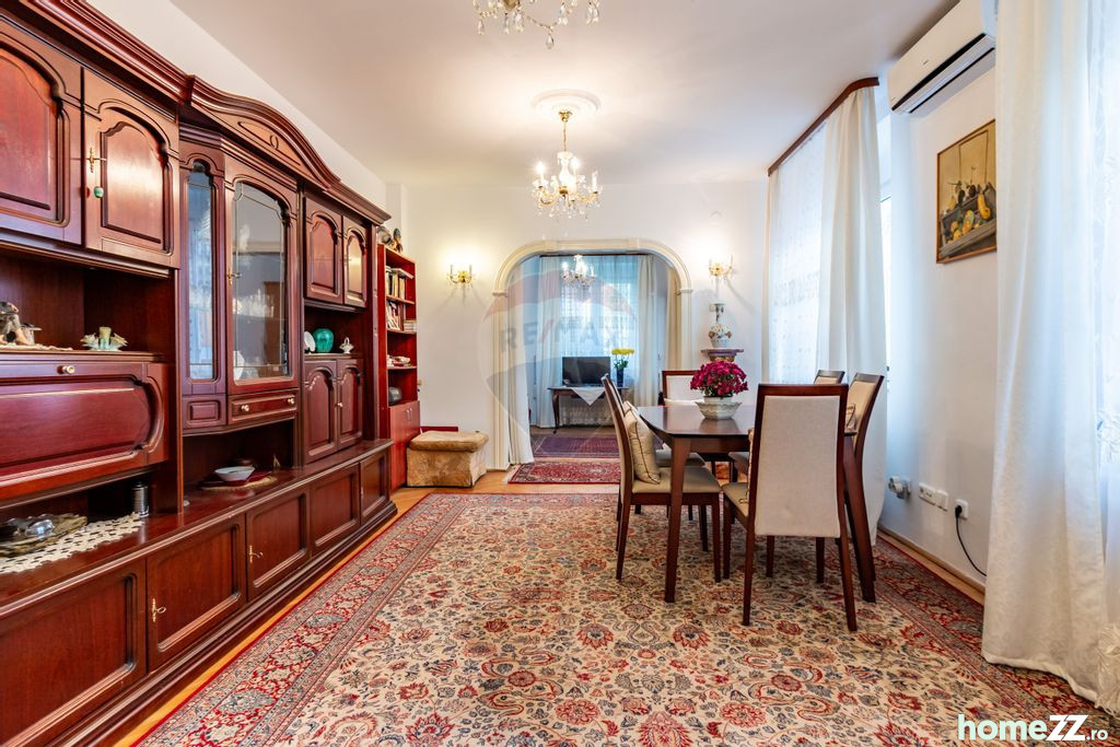 Casă - Vilă 5+ camere, Domenii