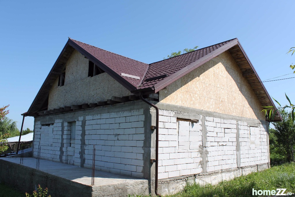 Casa si teren in Comuna Salciile, Prahova, Periferie