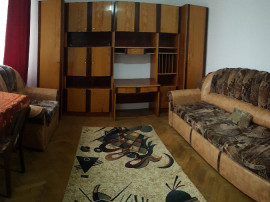 Apartament doua camere, central, etaj doi, mobilat, liber