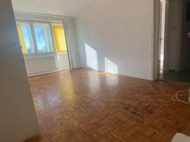 Apartament 2 camere semidecomandat - zona Garii