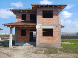 Casa individuala/5 camere /teren 400 mp/ Sura Mica