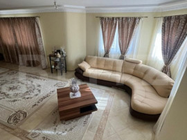 Casă 250mp, deosebită &icirc;n zona Lazuri