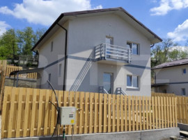 Casa cu etaj, 4 camere, 600 mp teren, Valea Lupului
