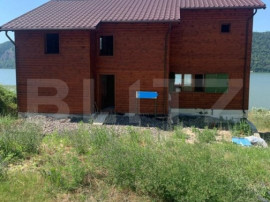 Oportunitate! Casa de vacanta, 5 camere, 160mp, la malul Dun