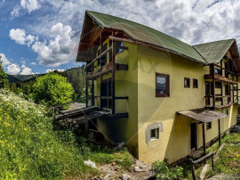 Vila / Pensiune cu 20 camere de v&acirc;nzare &icirc;n C&acirc;mpulung M...