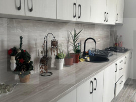 Apartament de vanzare, cu 5 camere, 160 mp, zona Vlaicu