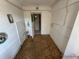 Apartament 3 camere, 70mp, etaj 4/4 cu acoperis, zona Casa d