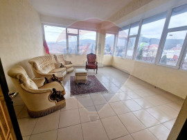 Vilă spațioasă de &icirc;nchiriat &ndash; 1 Mai, Piatra Neamț