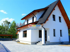 PENTRU PRETENTIOSI vila ultramoderna LA CHEIE