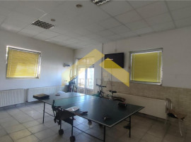 Spatiu comercial de inchiriat zona Parneava