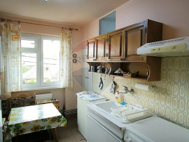 Apartament 3 camere, Centru 59000Euro, etaj 2