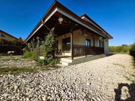CASA TIP PENSIUNE (pret negociabil )