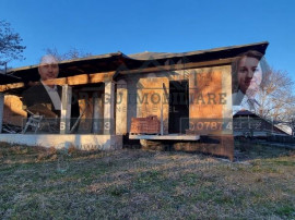 Casă modernă, teren generos &ndash; Păunești, județul Vr...