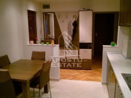 Apartament cu 3 camere la etaj intermediar, zona Bucovina