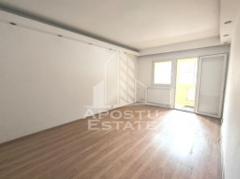 Apartament cu 2 camere, decomandat, centrala proprie, Tor...