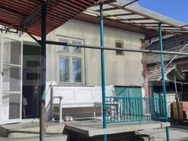 Casa cu 3 camere, 142 mp, 353 mp teren, front 16, C&acirc;mpia Tu