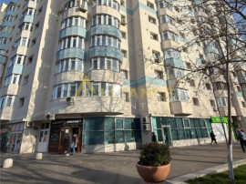 Metrou Aparatorii Patrie 3 cam bloc 1985 et 2