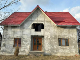 Casa 5 camere, 10 ari - Josenii Bargaului