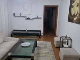 Apartament 4 camere, Zona Apusului , Militari