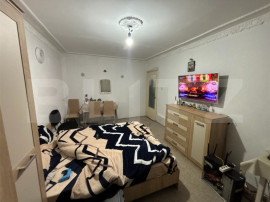 Apartament 3 camere, 55 mp, zona Vest - 9 mai