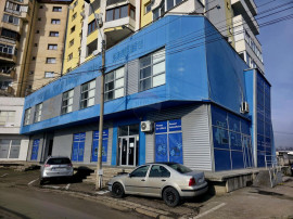 Spațiu comercial de 828 mp de v&acirc;nzare &icirc;n zona 1 Mai