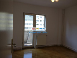 Pantelimon apartament 4 camere ,centrala, bloc din 1981