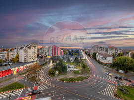 Apartament de v&acirc;nzare cu 4 camere decomandat - Zona Intim