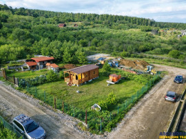 Teren intravilan 520 mp cu casuta din lemn,zona linistita,ap
