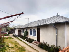 ???? Casa Găești &ndash; Aproape de Centru, 1600 mp Teren Gene