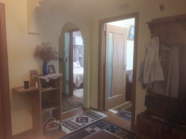 Apartament Cu 4 Camere Decomandate Zona George Enescu