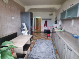 Apartament de 3 camere - Anton Bacalbasa