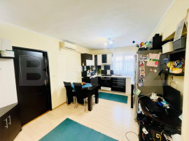 Apartament decomandat de vanzare zona Rogerius