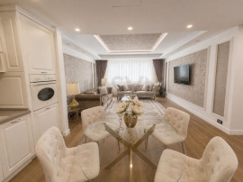 Apartament 3 camere I Hersatrsau
