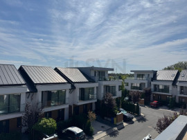 Vile Exclusiviste Langa Lac l Complex Rezidential