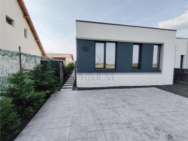 Duplex separat prin dressing - suprafete generoase - zona li
