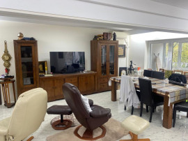 Apartament 4 camere(fost5) - Blv. Unirii(La f&acirc;nt&acirc;ni), 1...