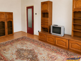 Calea Bucuresti,3 camere decomandate, etaj 2, 87mp, 2bai,