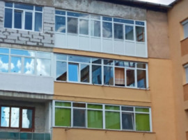 Apartament 4 camere, decomandat, Bals