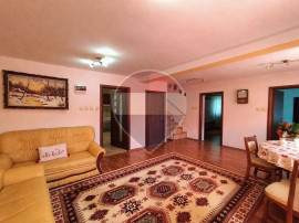 Casă de v&acirc;nzare in Tărtășești / DN7, 190 mp, 5 came...