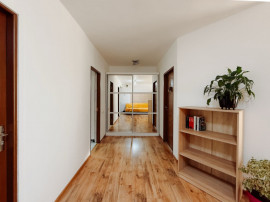 Vand apartament 2 camere 58mp+balcon 6mp zona Florilor