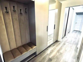Poarta 6, apartament decomandat cu 3 camere