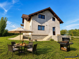 Constructie noua,elegant finisata si echipata,parc privat:1.