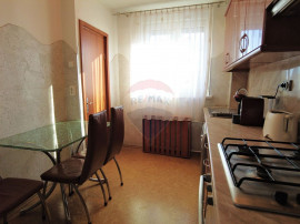 Apartament cu 3 camere de vânzare în zona Iosia