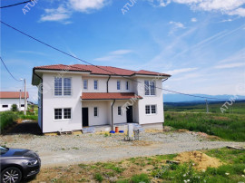 Casa la cheie cu 5 camere 3 bai si 240 mp teren langa Sibiu